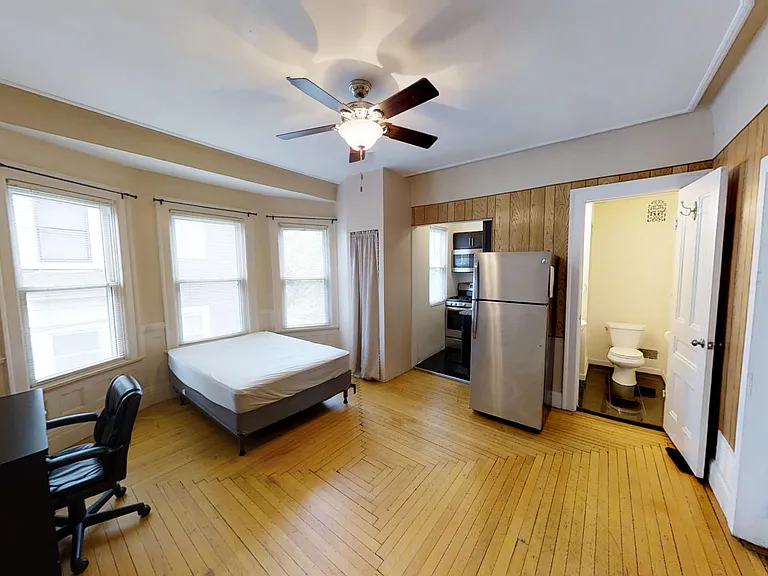 113 Comstock Ave — Photo 63