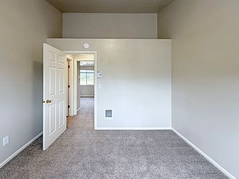 780 Cloverleaf Loop — Photo 19