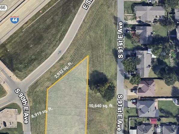 E Skelly Dr, Tulsa, OK 74129