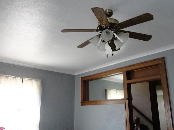 3rd image of 510 E Frye Ave