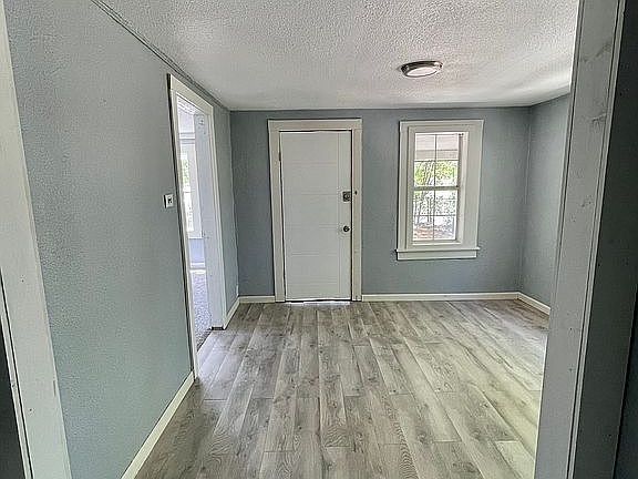 4th image of 1303 Vickers Ave