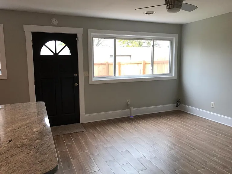 1427 Grogan Ave — Photo 17