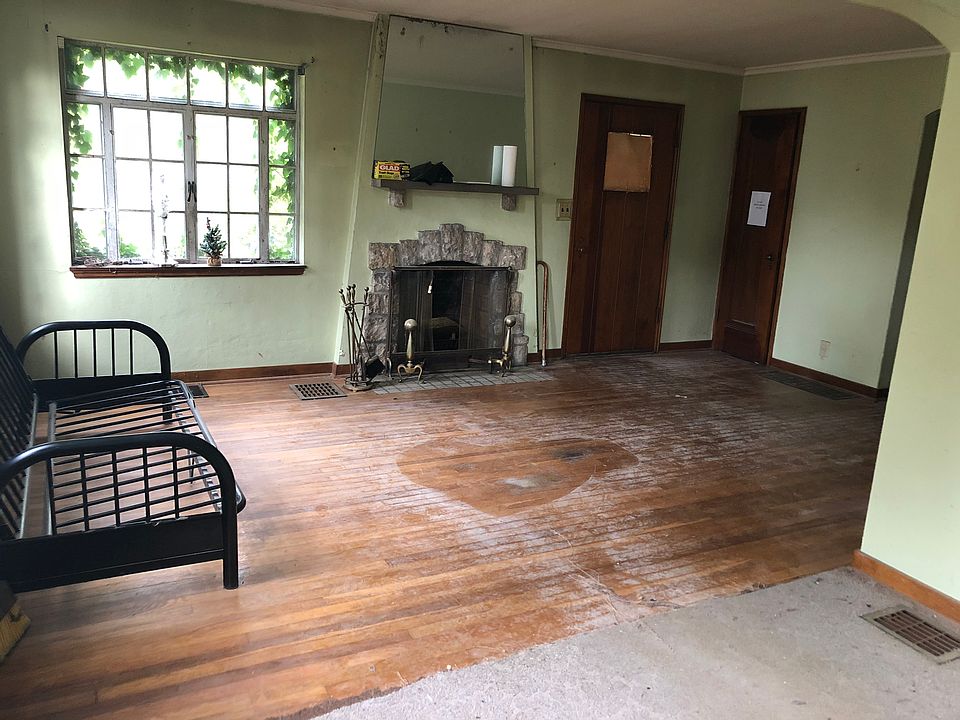2nd image of 479 Richards Rd