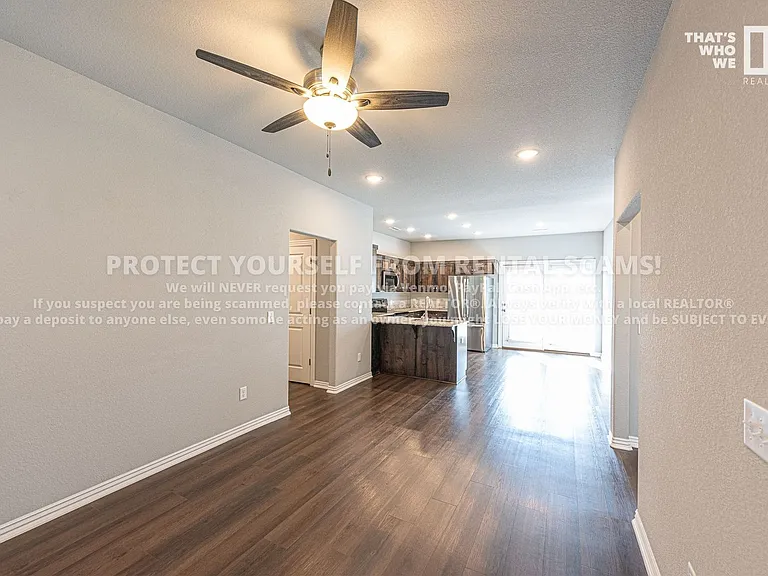 211 Grove Ln — Photo 5