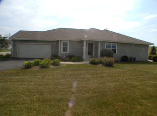 616 Belmont Dr, Watertown, WI