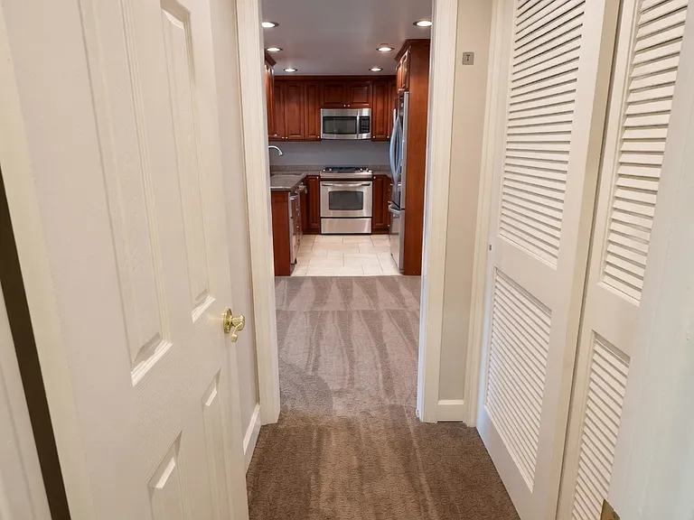 400 N Myers St N #10 — Photo 11