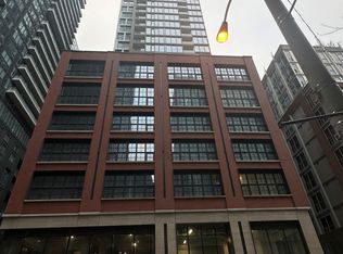 55 Mercer St #2206, Toronto, ON M5V 1H2