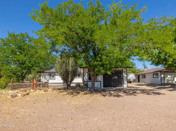 8400 Pine Country Ln, Flagstaff, AZ 86004