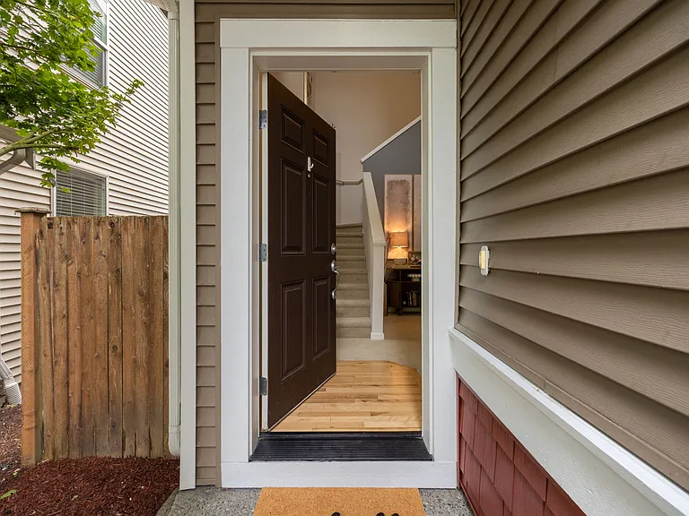 330 124th Pl SE — Photo 2