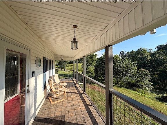 4th image of 59 Vealey Ln