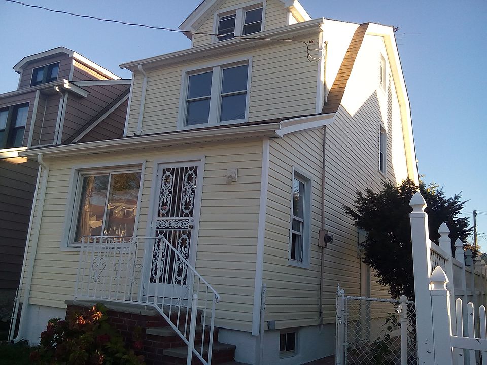 1st image of 18840 120th Ave