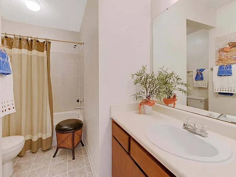 Fox Hollow Apartment Homes — Photo 19