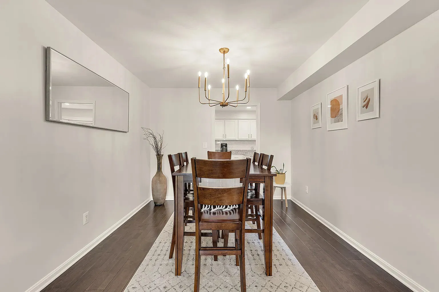 3 bed, 3.5 bath, 2160 sqft, $3,150 — Photo 4