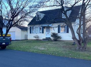1090 Buttonwood Ave, Bensalem, PA