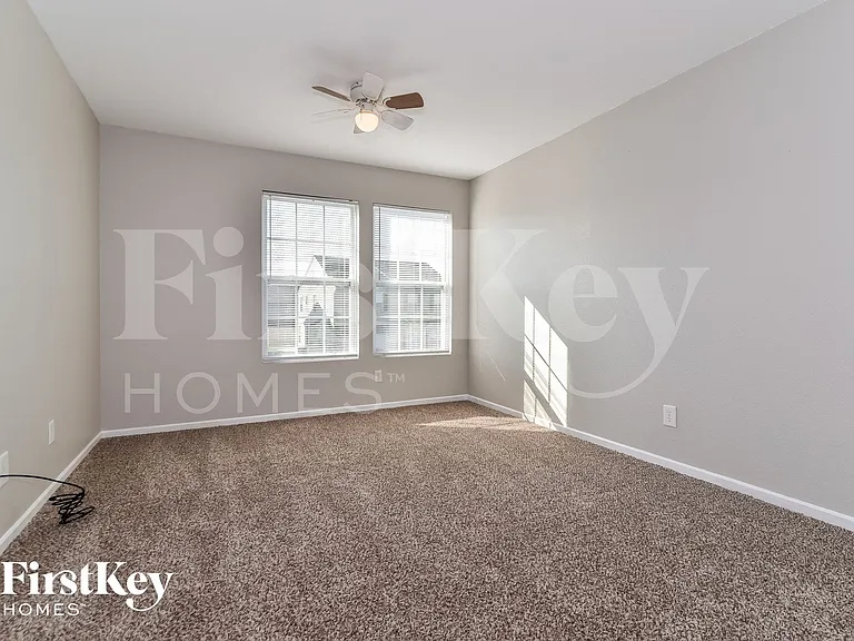 8016 Grove Berry Way — Photo 10