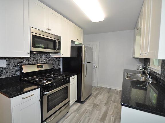5th image of 4216 Wooddale Ave