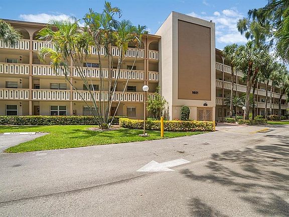 2nd image of 1601 Abaco Drive #D1