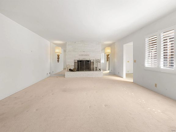 5th image of 250 S Santa Rosa Ave