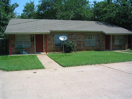 1st image of 507 N Davis Dr APT D