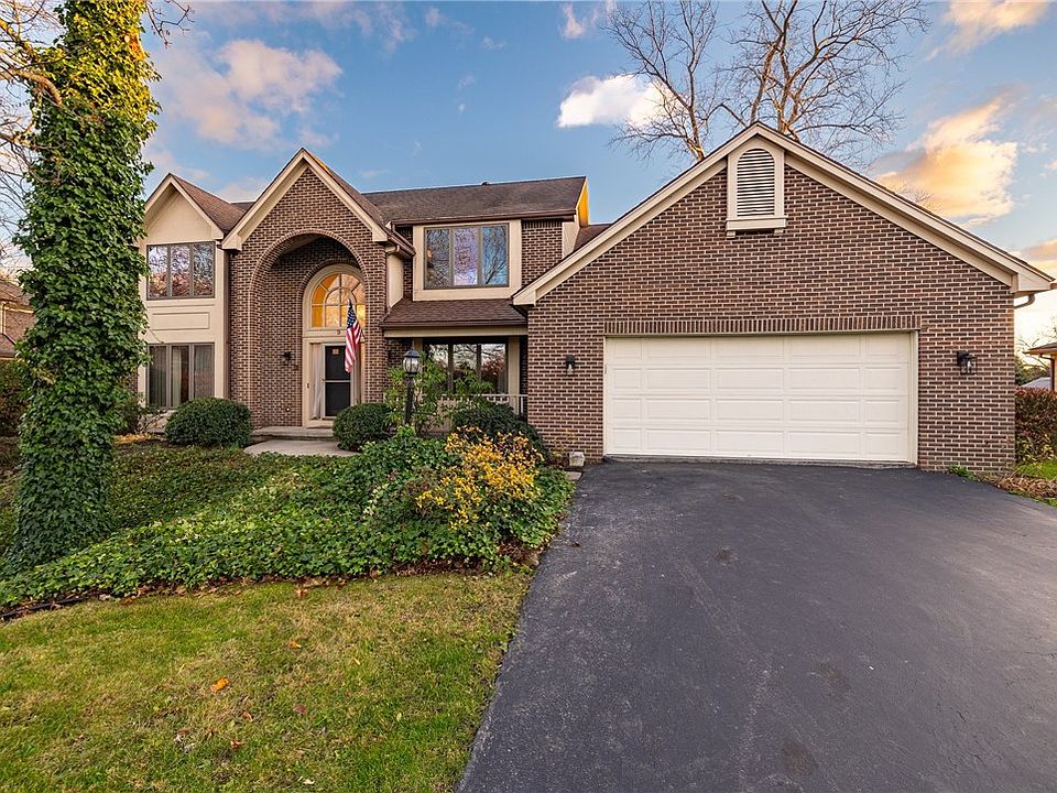 1st image of 9 Glen Valley Dr