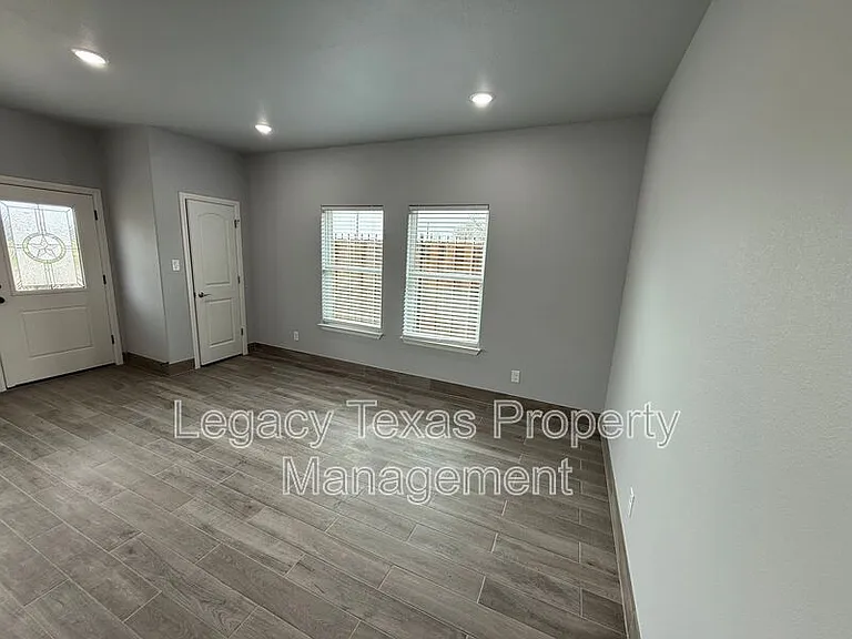 910 Fuller Ave #A — Photo 7