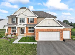 940 Treeline Dr, Algonquin, IL 60102