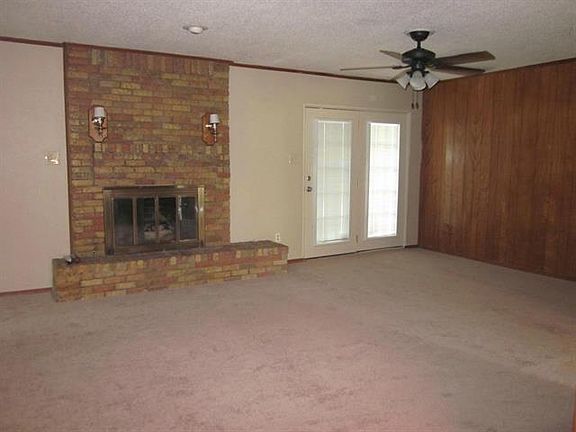 3rd image of 3108 Bonham St