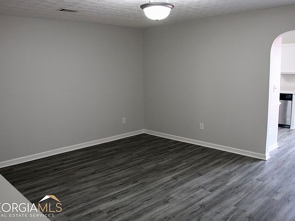 4th image of 722 Georgetown Lane