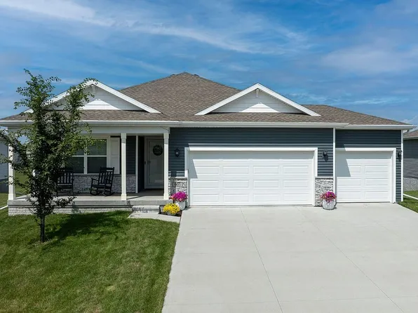 903 Juneberry Dr, Palo, IA 52324