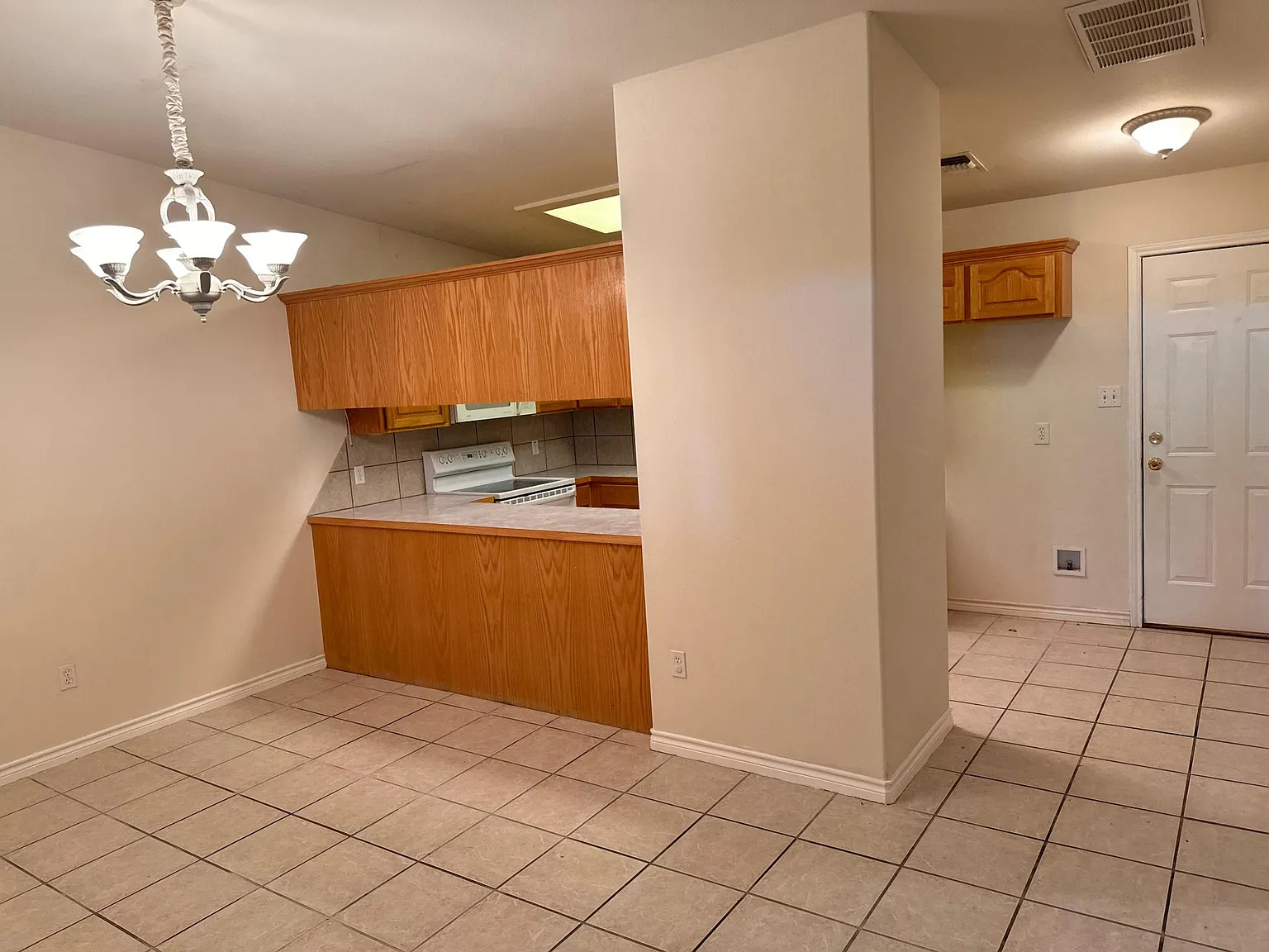 3 bed, 1200 sqft, $3,500 — Photo 2