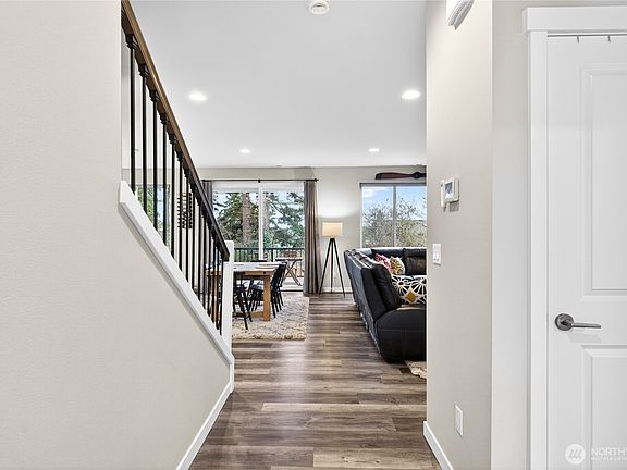 5th image of 2210 SW Putnam Drive