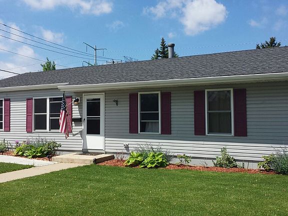 Vinyl siding-Concrete founda