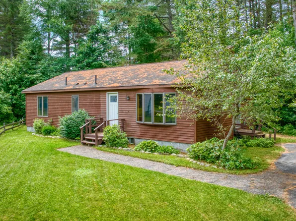 39 Trillium Dr, Lake Placid, NY 12946