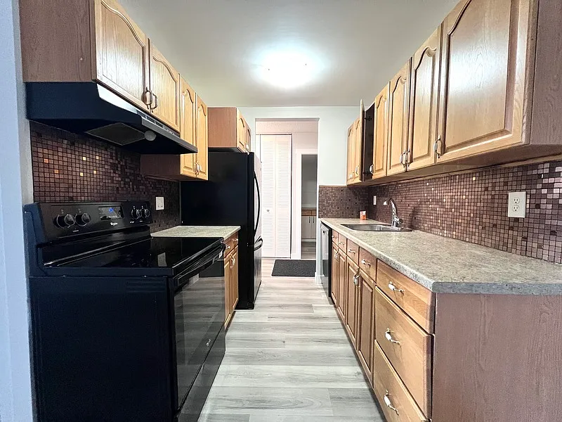 1 bed, 1.0 bath, 700 sqft, $900 — Photo 2