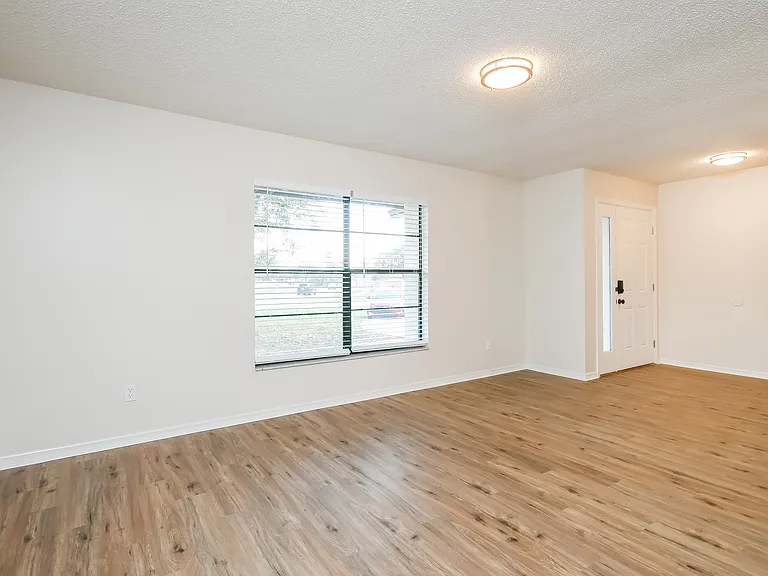 399 Eagle Cir — Photo 6