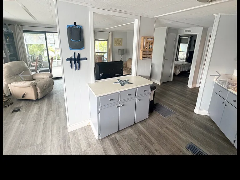 10010 Bay Hill Ct #1B — Photo 4