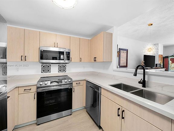 4th image of 50 Menores Ave APT 729