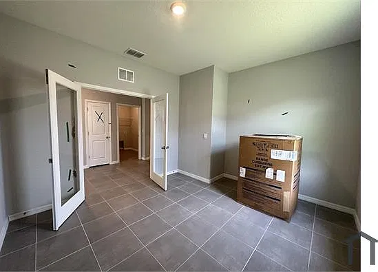 4 bed, 2045 sqft, $3,300 — Photo 1