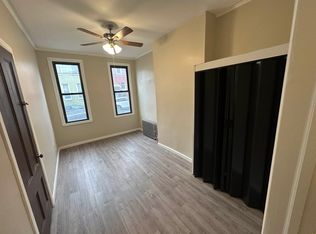 6050 56th St APT 2, Maspeth, NY 11378