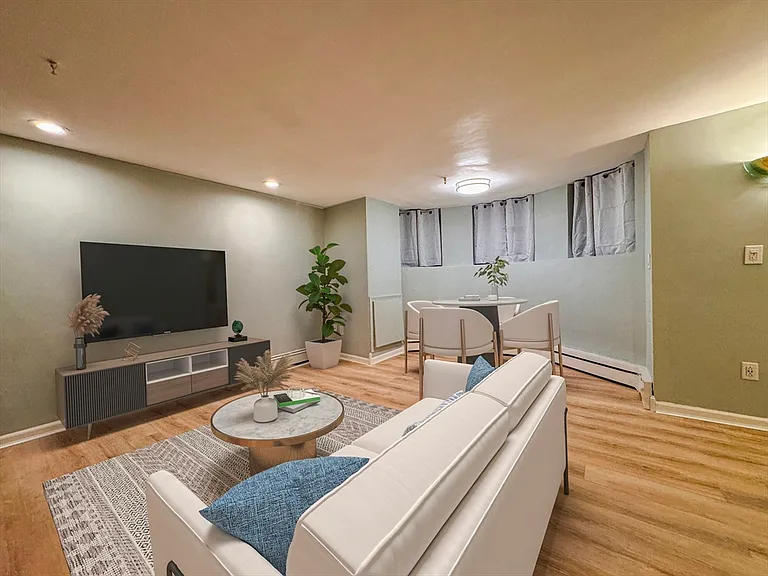 511 Beacon St #3 — Photo 6