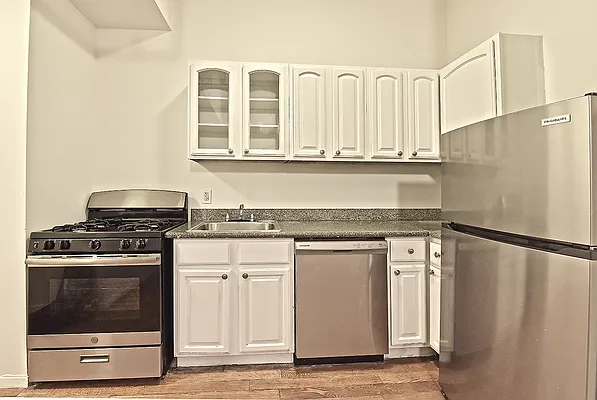 Rented by LEE & ASSOCIATES NYC RESIDENTIAL LLC | media 23