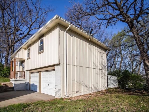5120 Goodman Ln, Overland Park, KS 66202