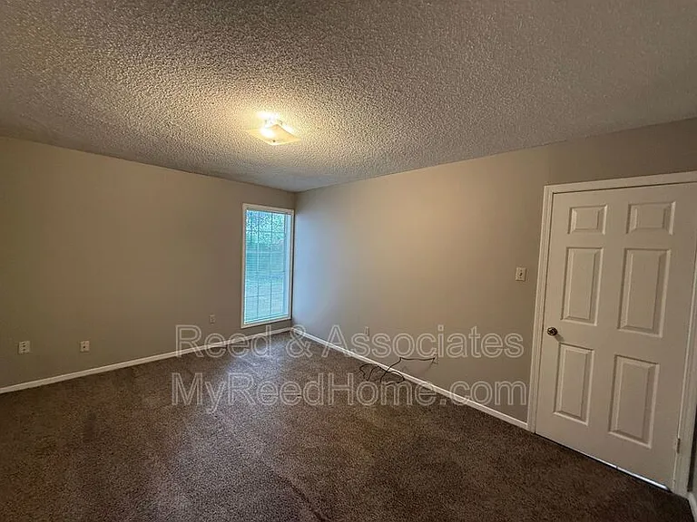 7004 Wesley Ct — Photo 8