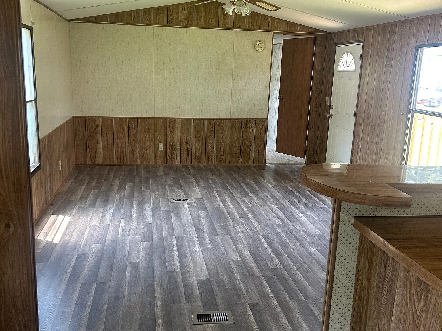 2 bed, 1.5 bath, 950 sqft, $900 — Photo 4