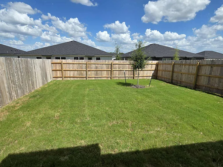 904 Cherry Laurel Ln #B — Photo 17