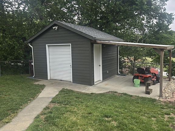 4th image of 501 S 5th St