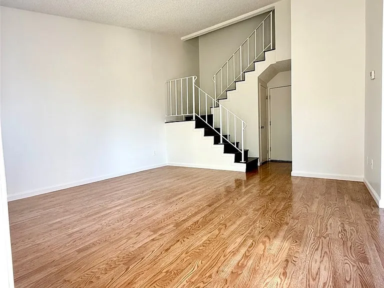 2341 Cravath Ct #B — Photo 4
