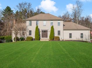 5 Dunny Cove Rd, Uxbridge, MA 01569