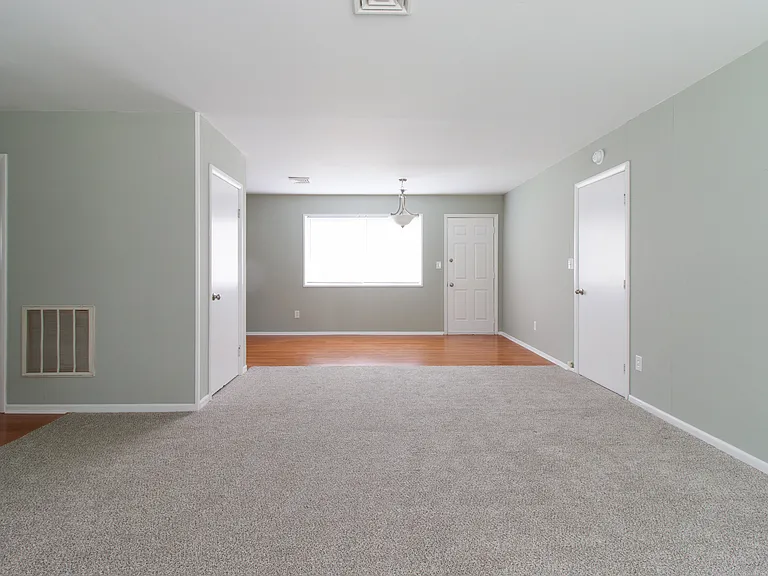 2031 Kerrwood Dr — Photo 4
