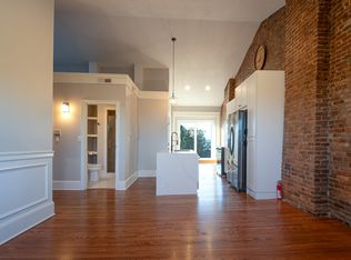 821 E Broadway #4, Boston, MA 02127